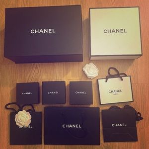 Chanel boxes
New empty Chanel boxes